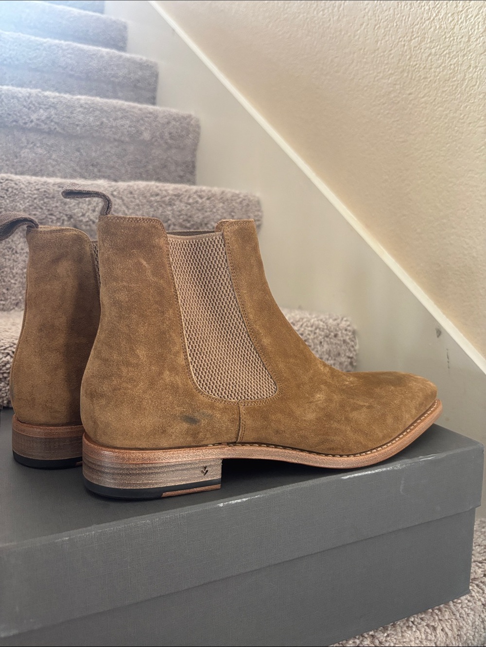 JOHN VARVATOS AMSTERDAM MUSHROOM BROWN SUEDE CHELSEA BOOTS size 8.5 - Picture 4 of 7